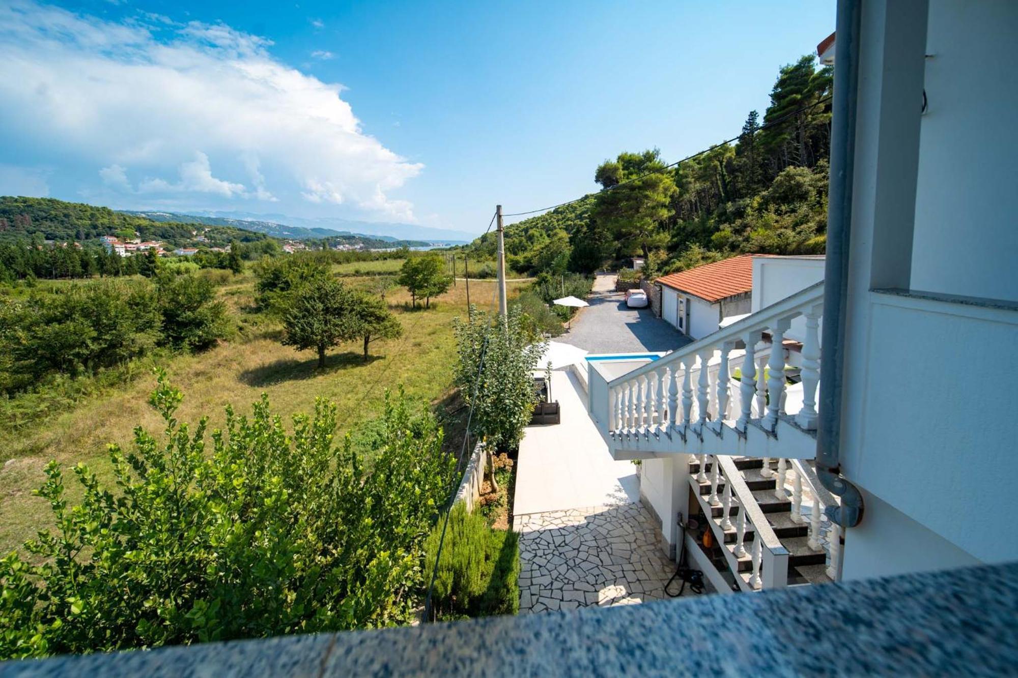 Apartments Lores Раб Екстериор снимка