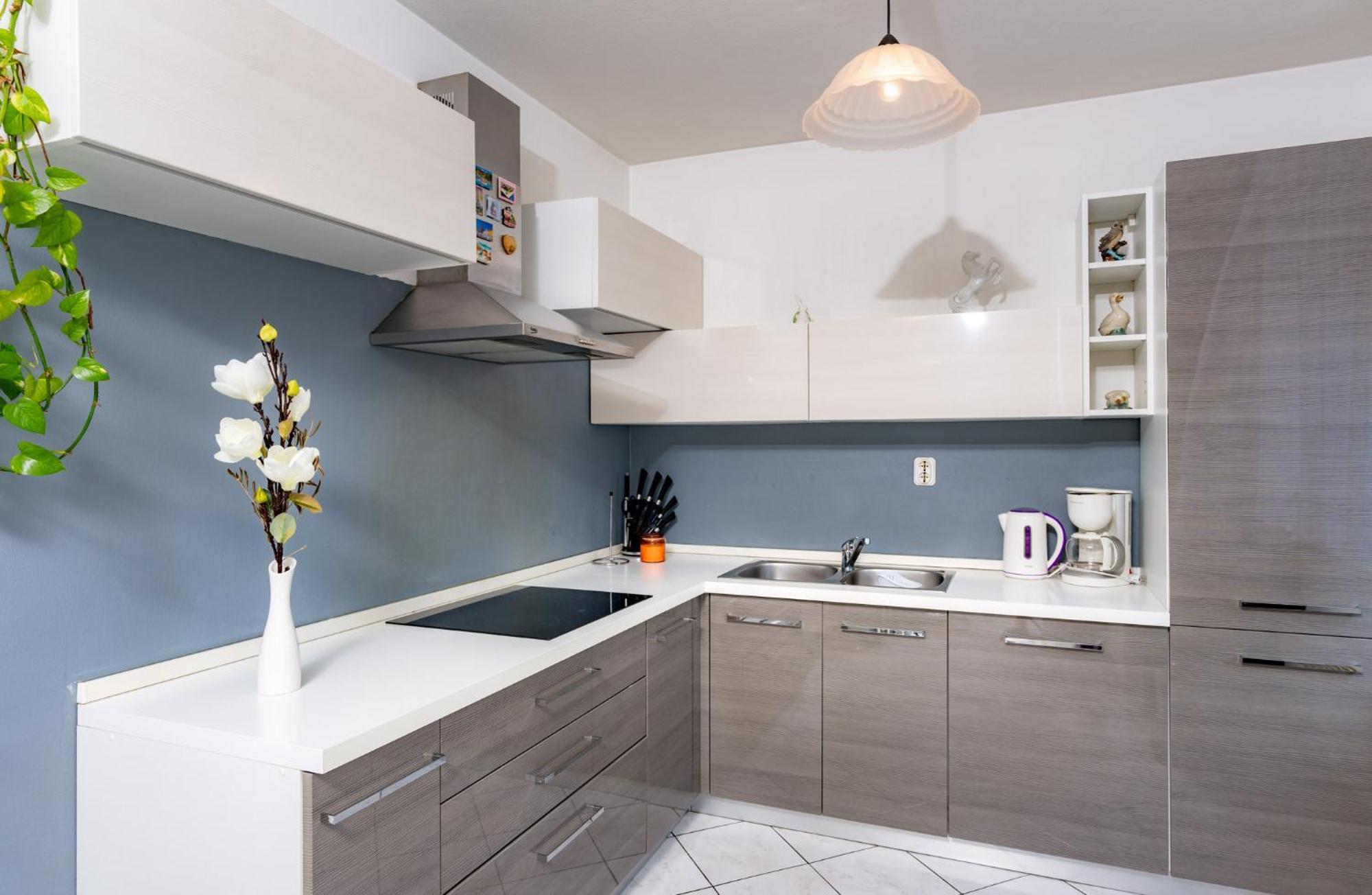 Apartments Lores Раб Екстериор снимка