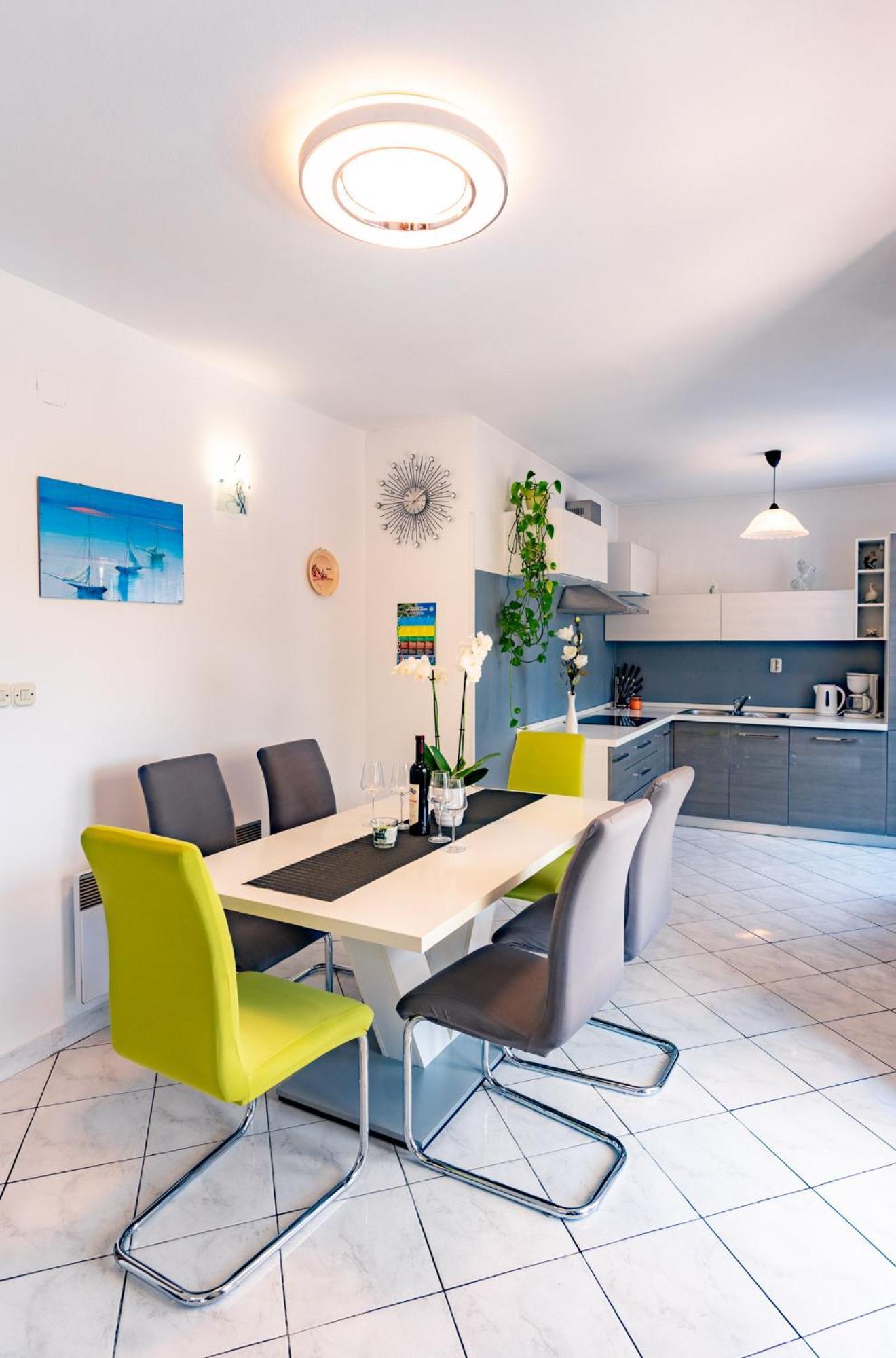 Apartments Lores Раб Екстериор снимка