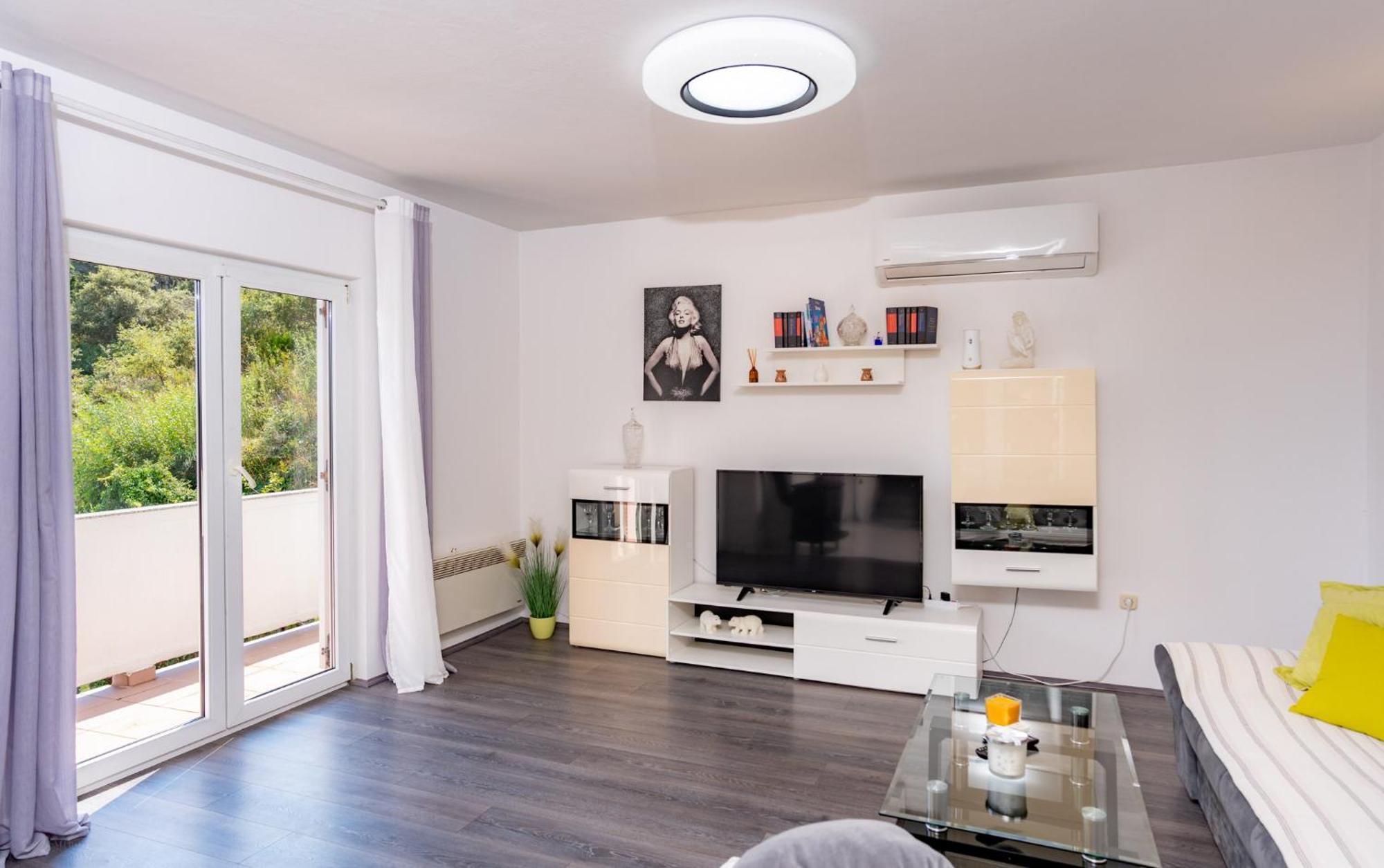 Apartments Lores Раб Екстериор снимка