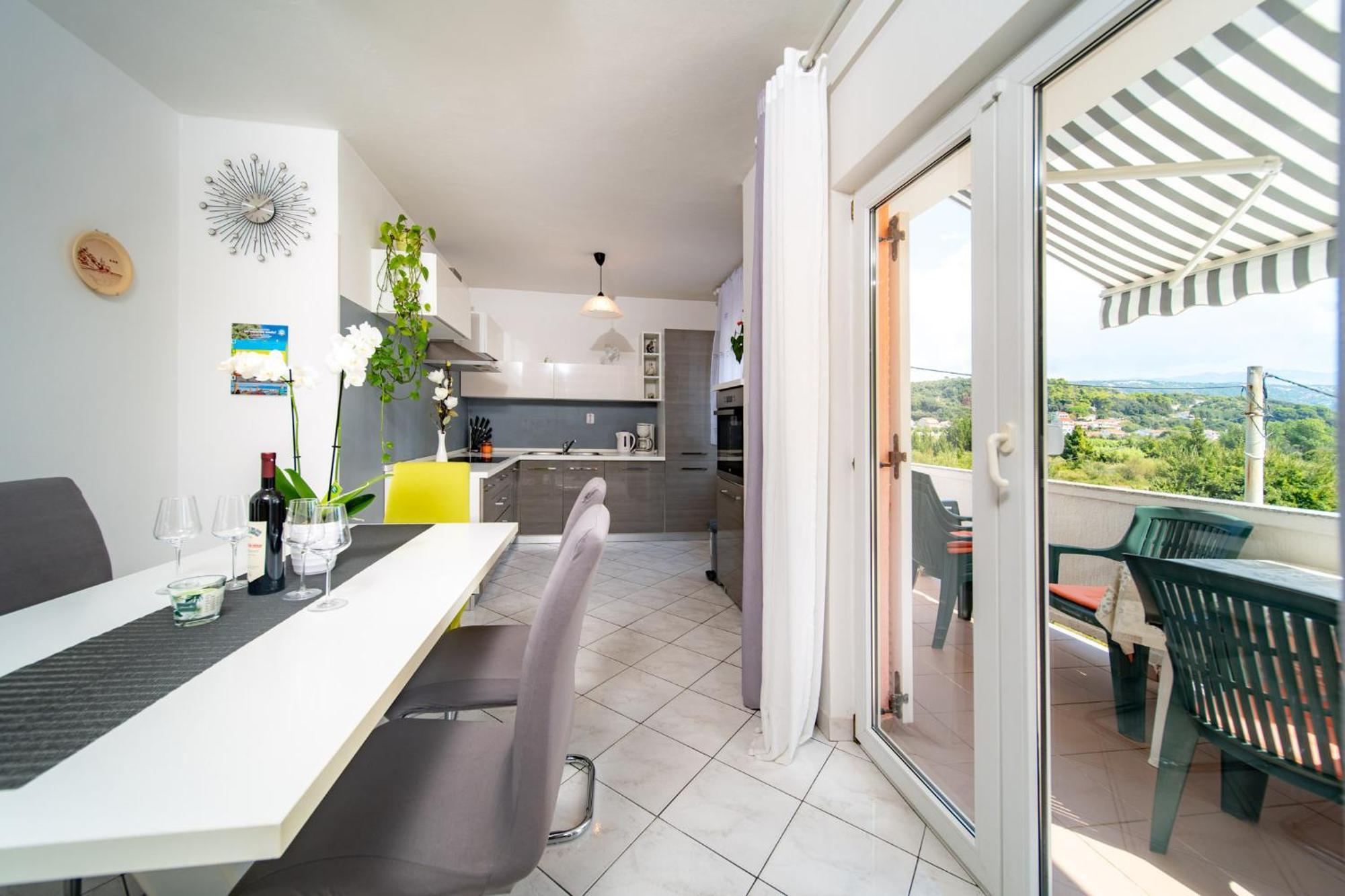 Apartments Lores Раб Екстериор снимка