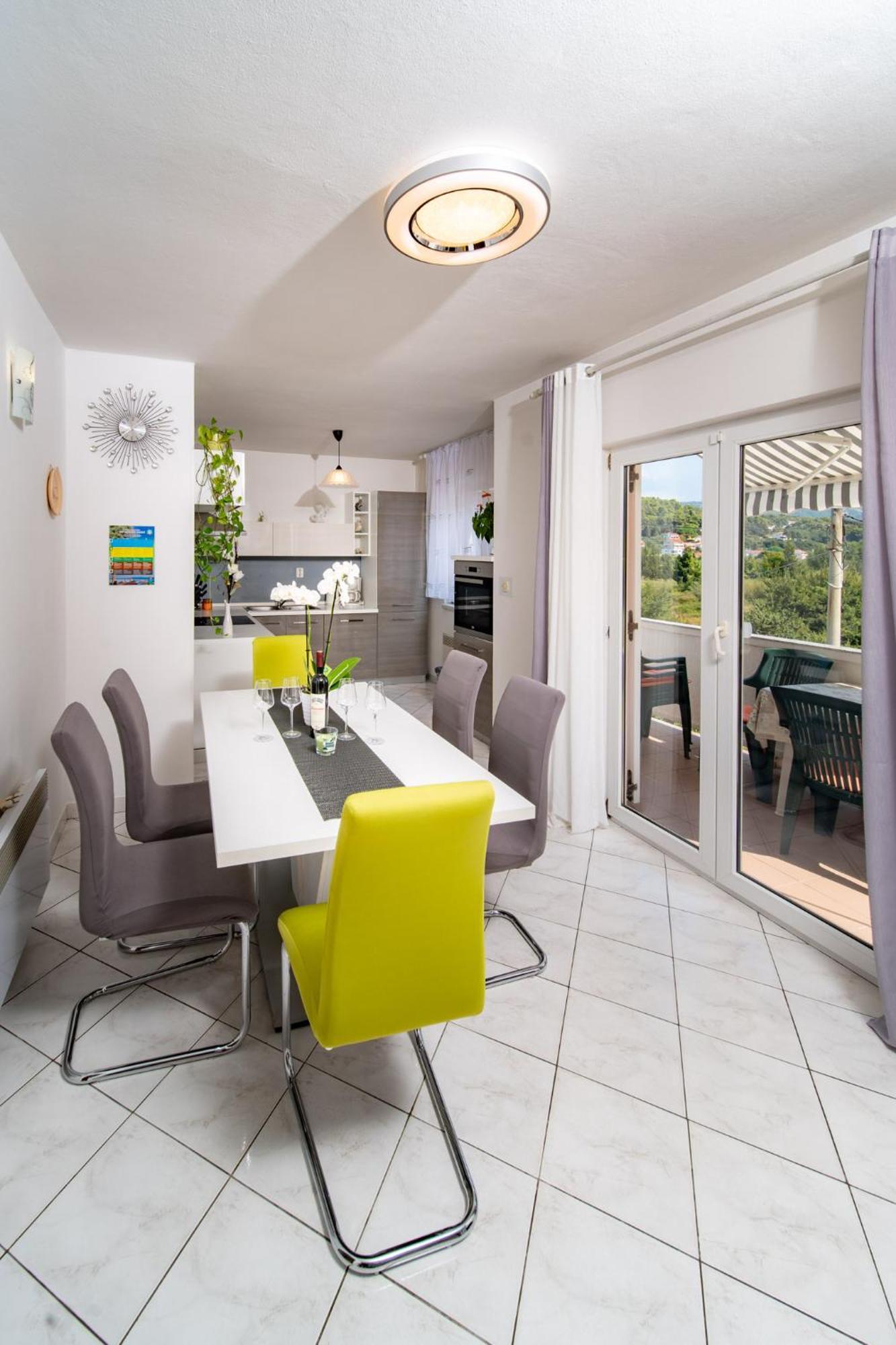 Apartments Lores Раб Екстериор снимка