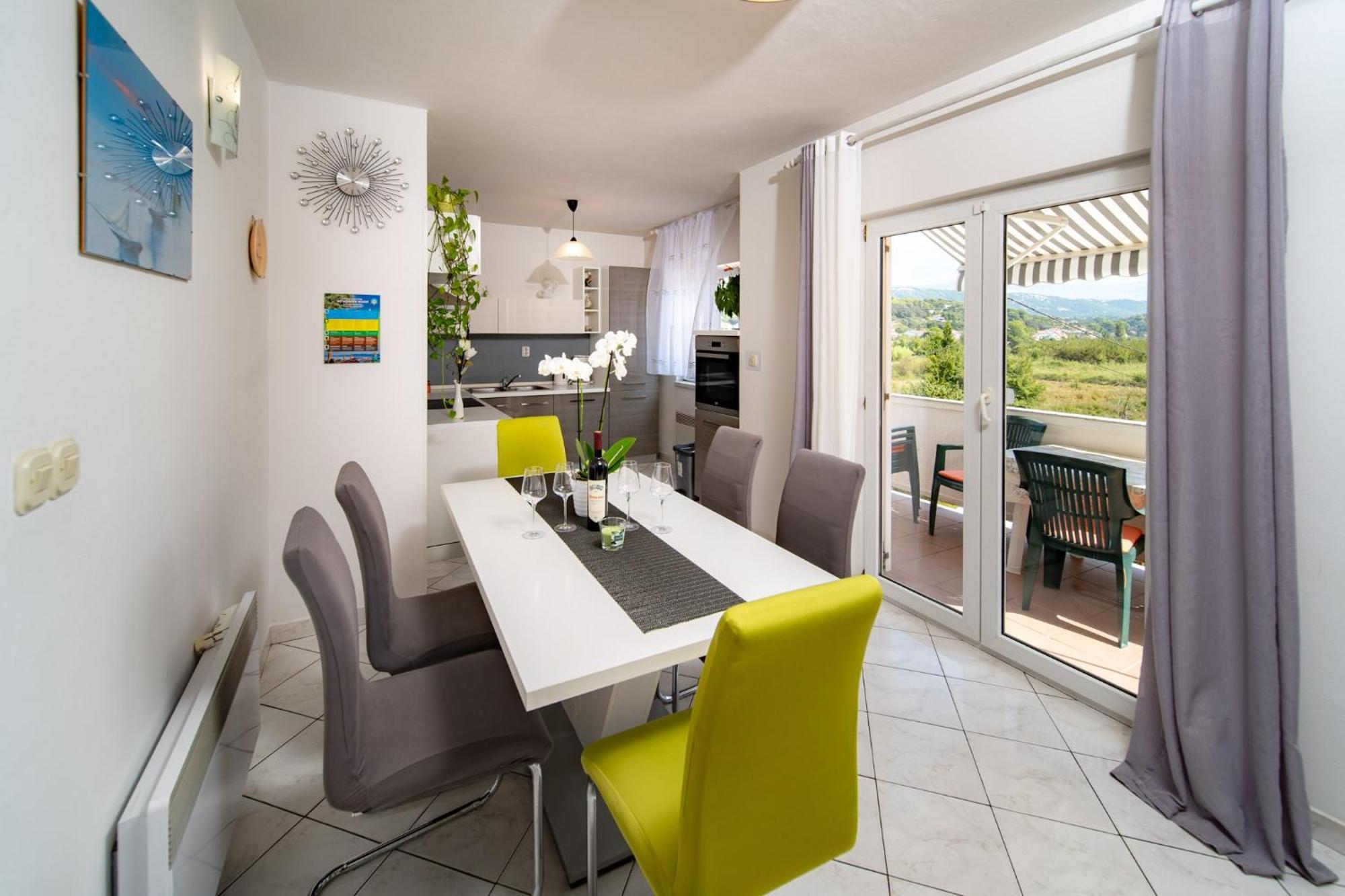 Apartments Lores Раб Екстериор снимка