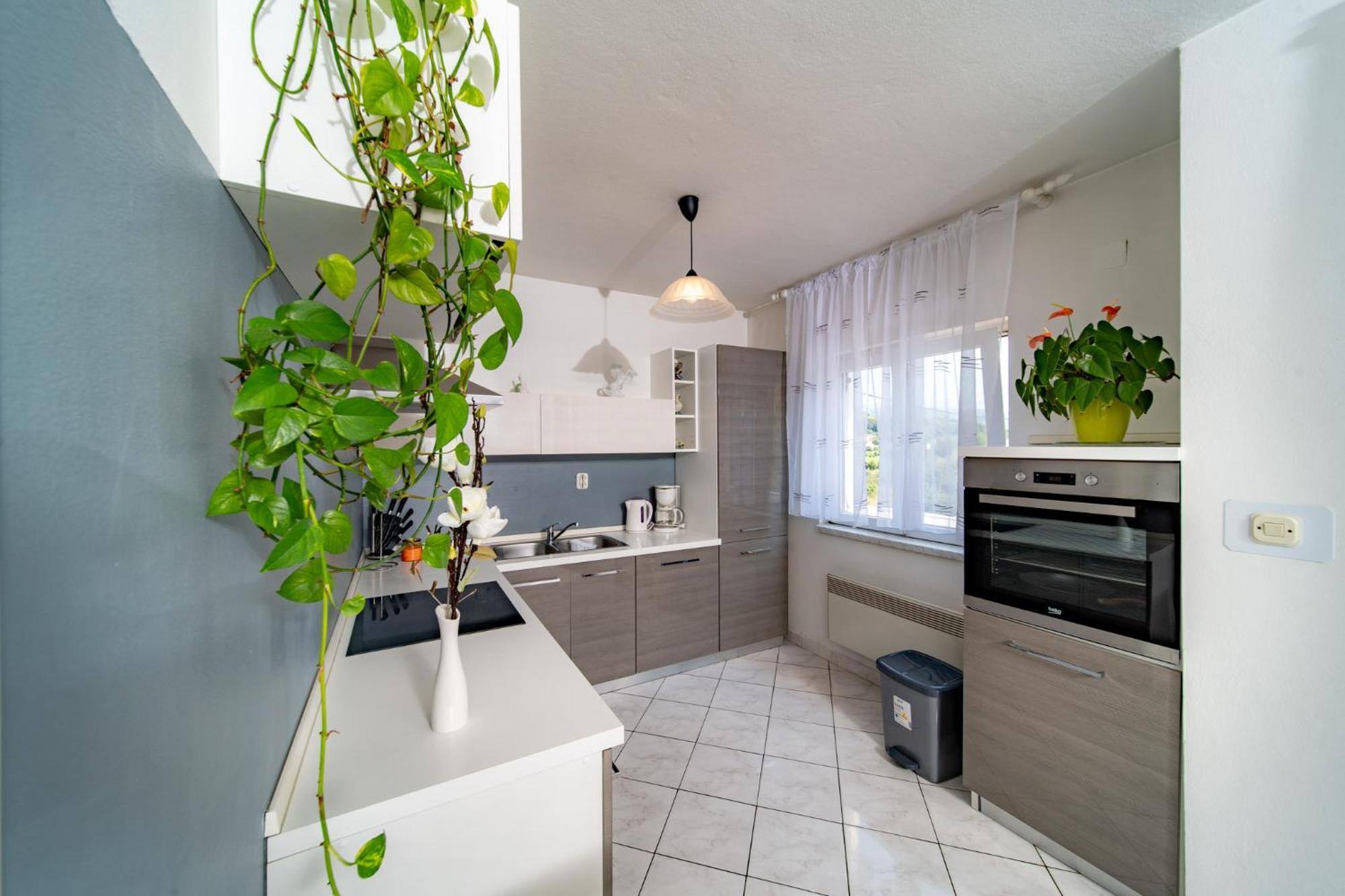 Apartments Lores Раб Екстериор снимка
