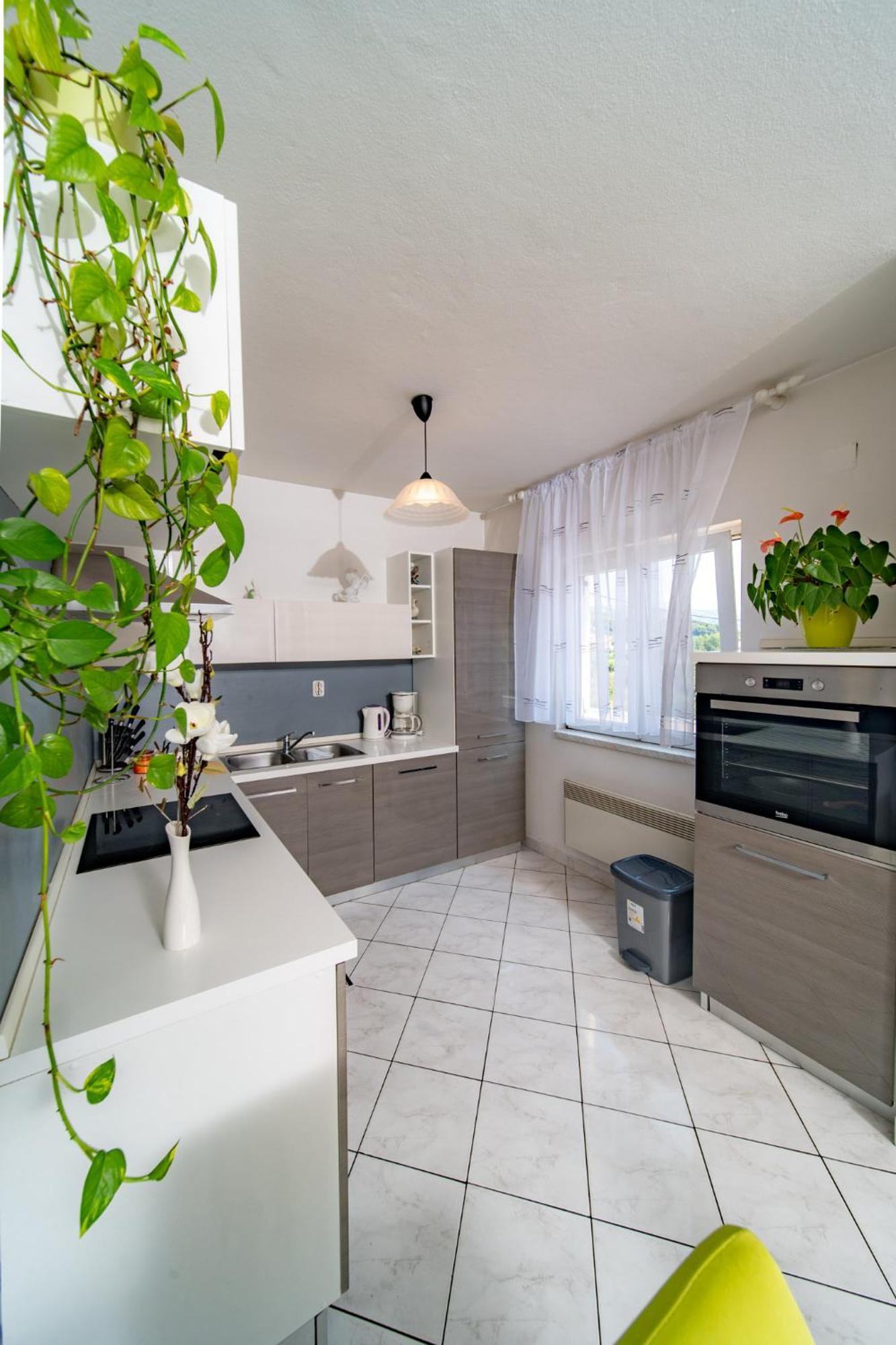 Apartments Lores Раб Екстериор снимка