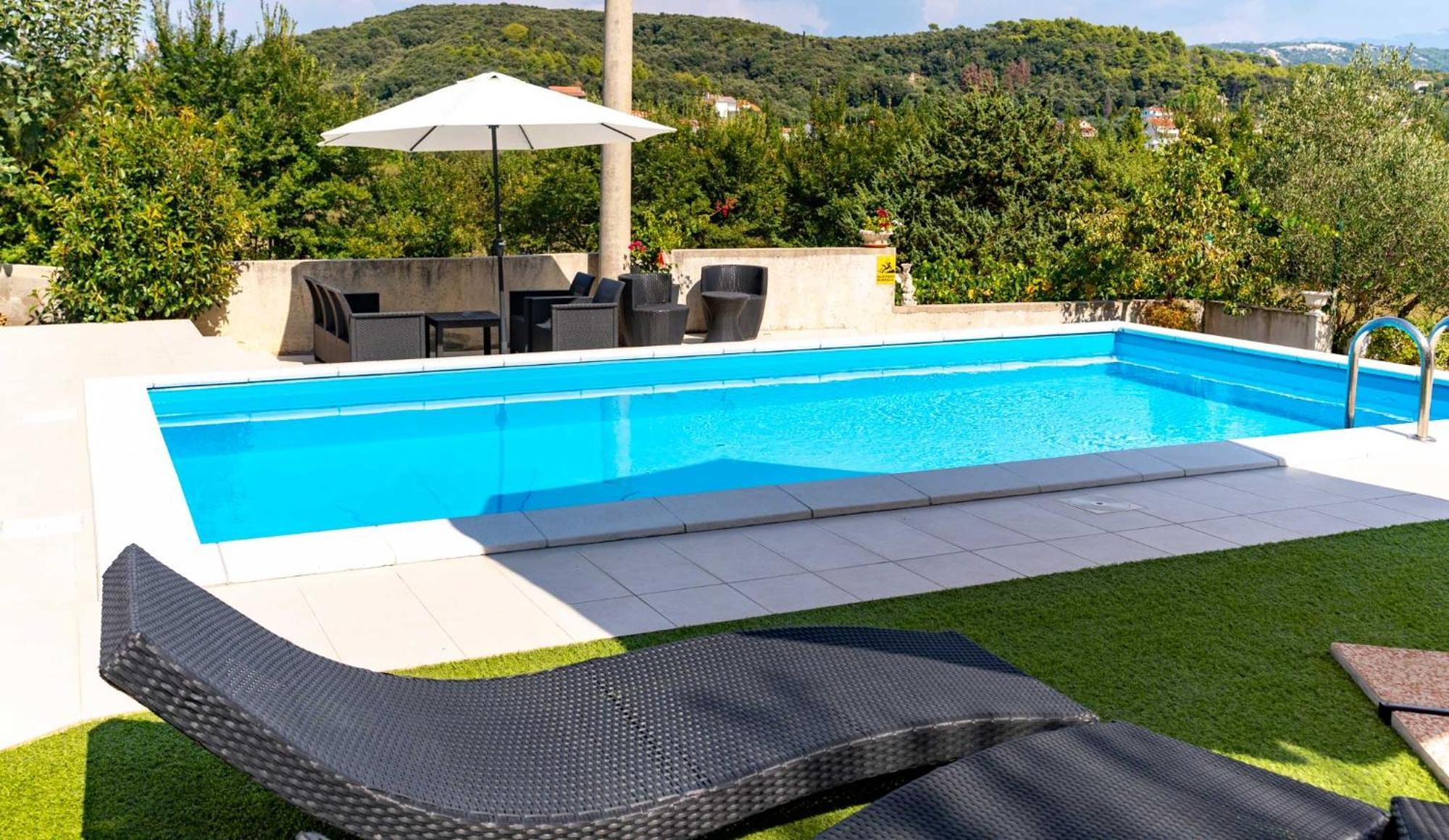 Apartments Lores Раб Екстериор снимка