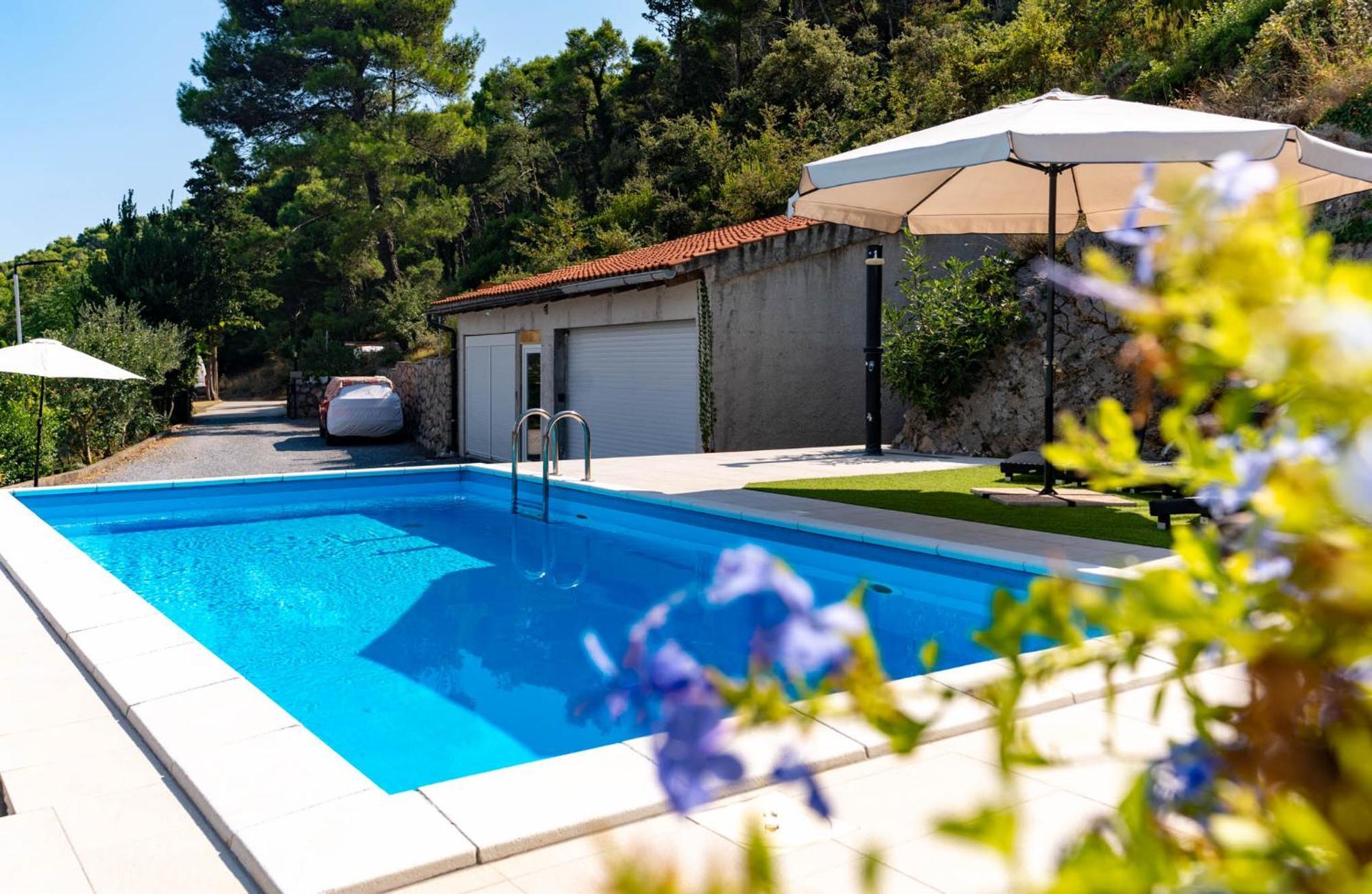 Apartments Lores Раб Екстериор снимка
